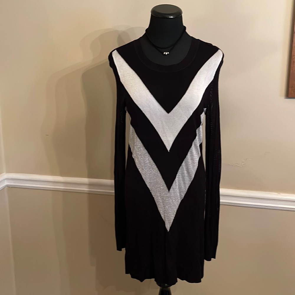 International Concepts  - Black, white and metallic silver tunic sweater